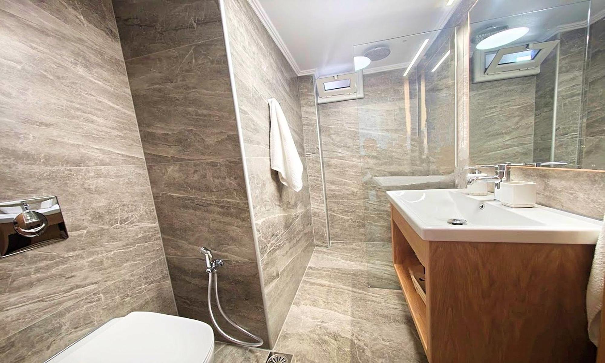 Art Apartment Palaiochora Luaran gambar